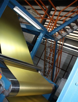 江蘇鑫美新材料科技 專注金屬拉絲加工，詳解拉絲鋁卷的價格、廠家與產品應用